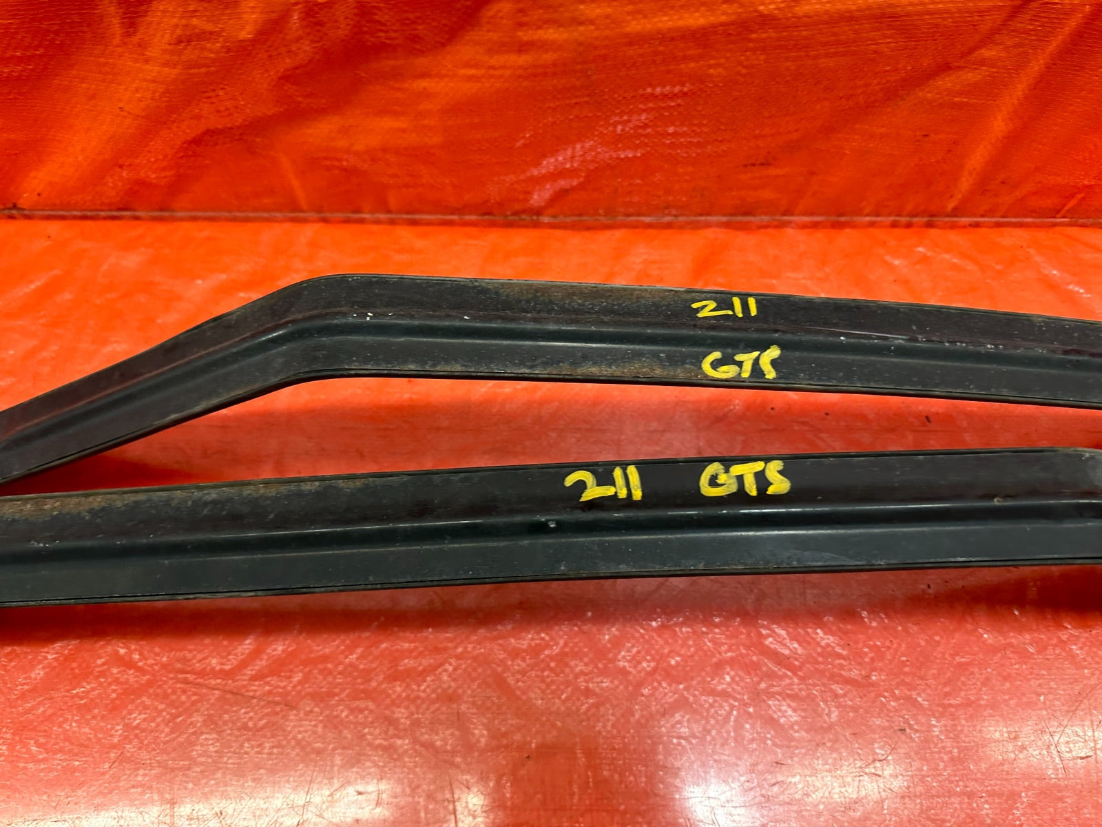 05 06 ACURA RSX   GAS GASOLINE FUEL TANK MOUNTING STRAPS BAND SET   OEM #2117
