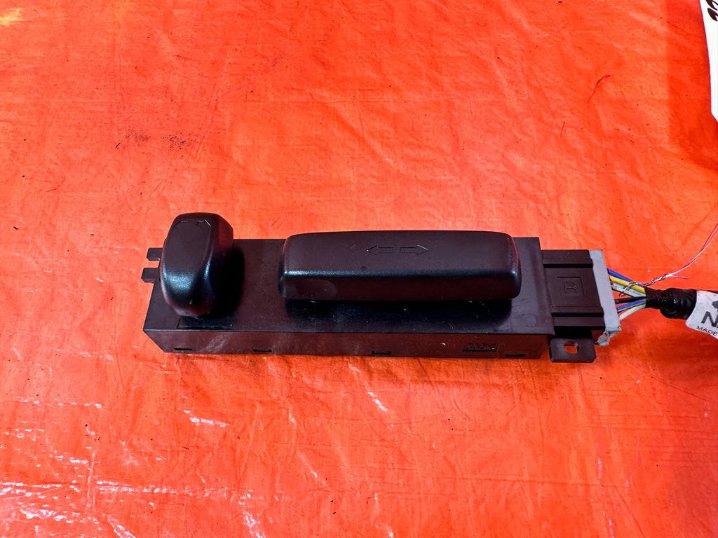04 05 ACURA TSX   PASSENGER RIGHT SEAT ADJUSTMENT SWITCH   OEM FACTORY OE #3221