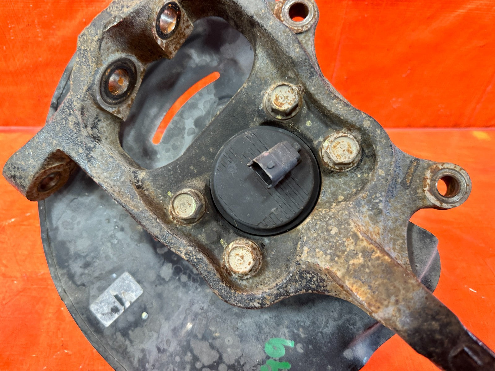 13 16 HYUNDAI GENESIS COUPE   DRIVER LEFT FRONT SPINDLE KNUCKLE AND ALL ARMS OEM10