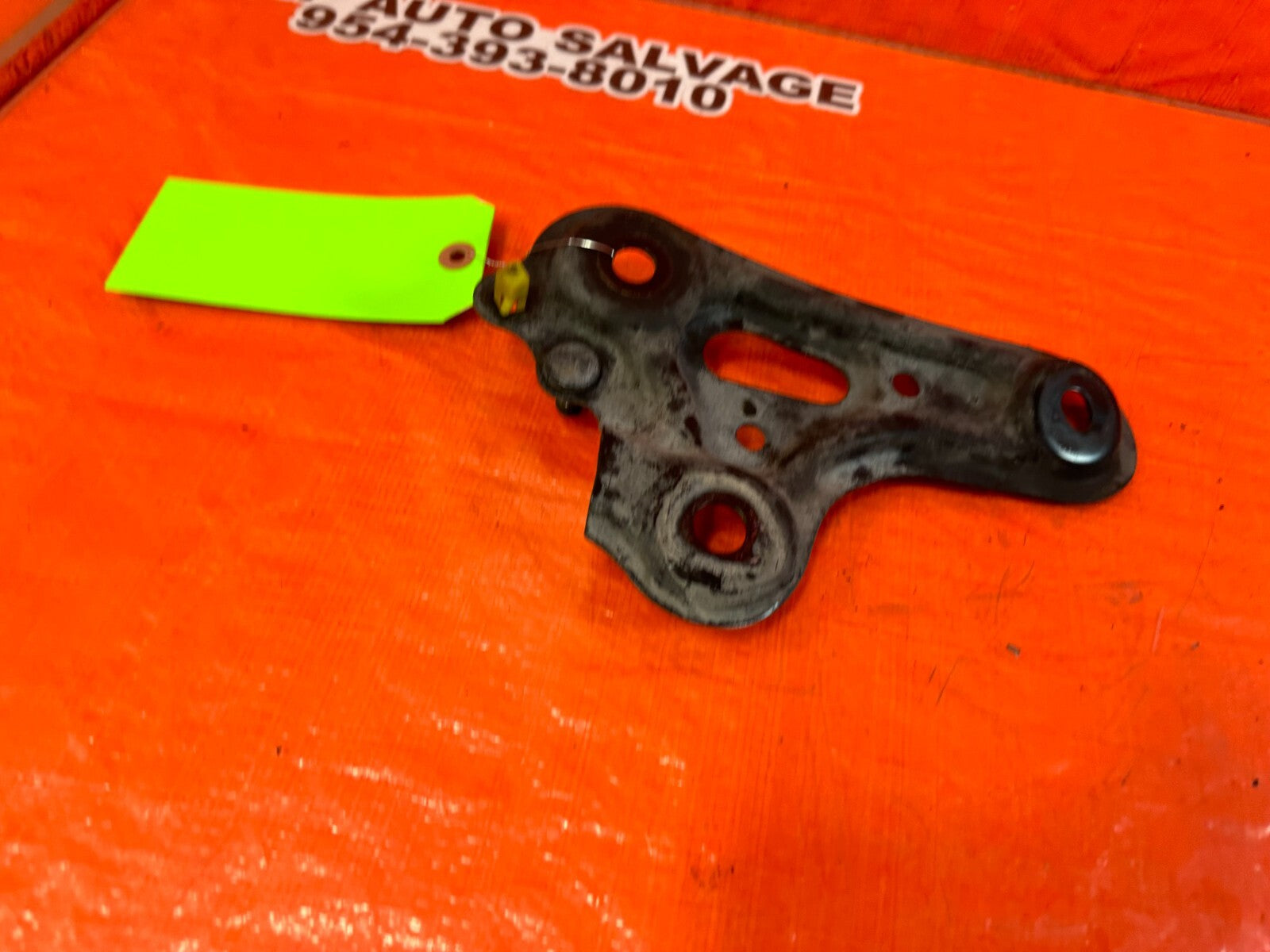 02 10 LEXUS SC430   RIGHT SUBFRAME BRACKET CROSSMEMBER PLATE   OEM #2617