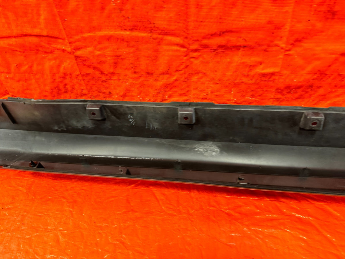 2008 INFINTI G37 COUPE SPORT SIDE SKIRT ROCKER MOLDING TRIM RIGHT OEM 32016
