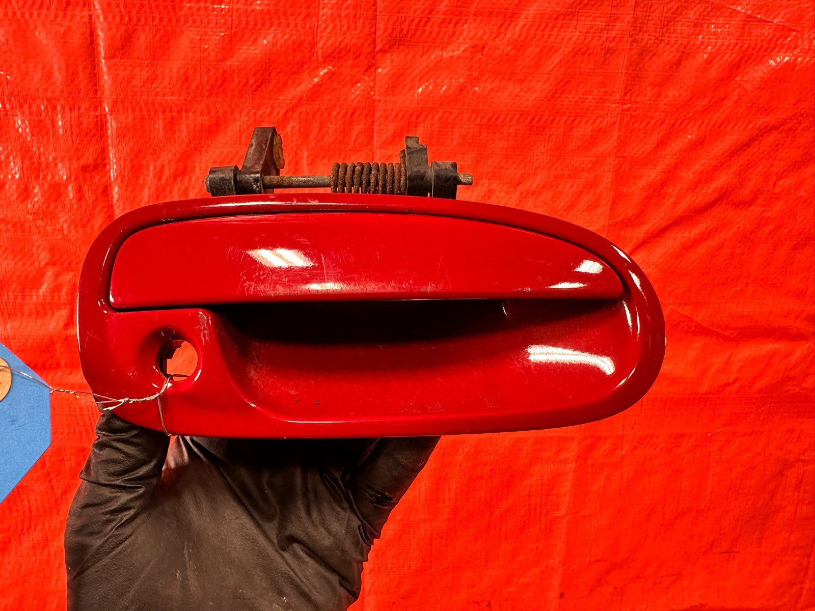 96 00 HONDA CIVIC   PASSENGER RIGHT EXTERIOR DOOR HANDLE RED COLOR   OEM #3192