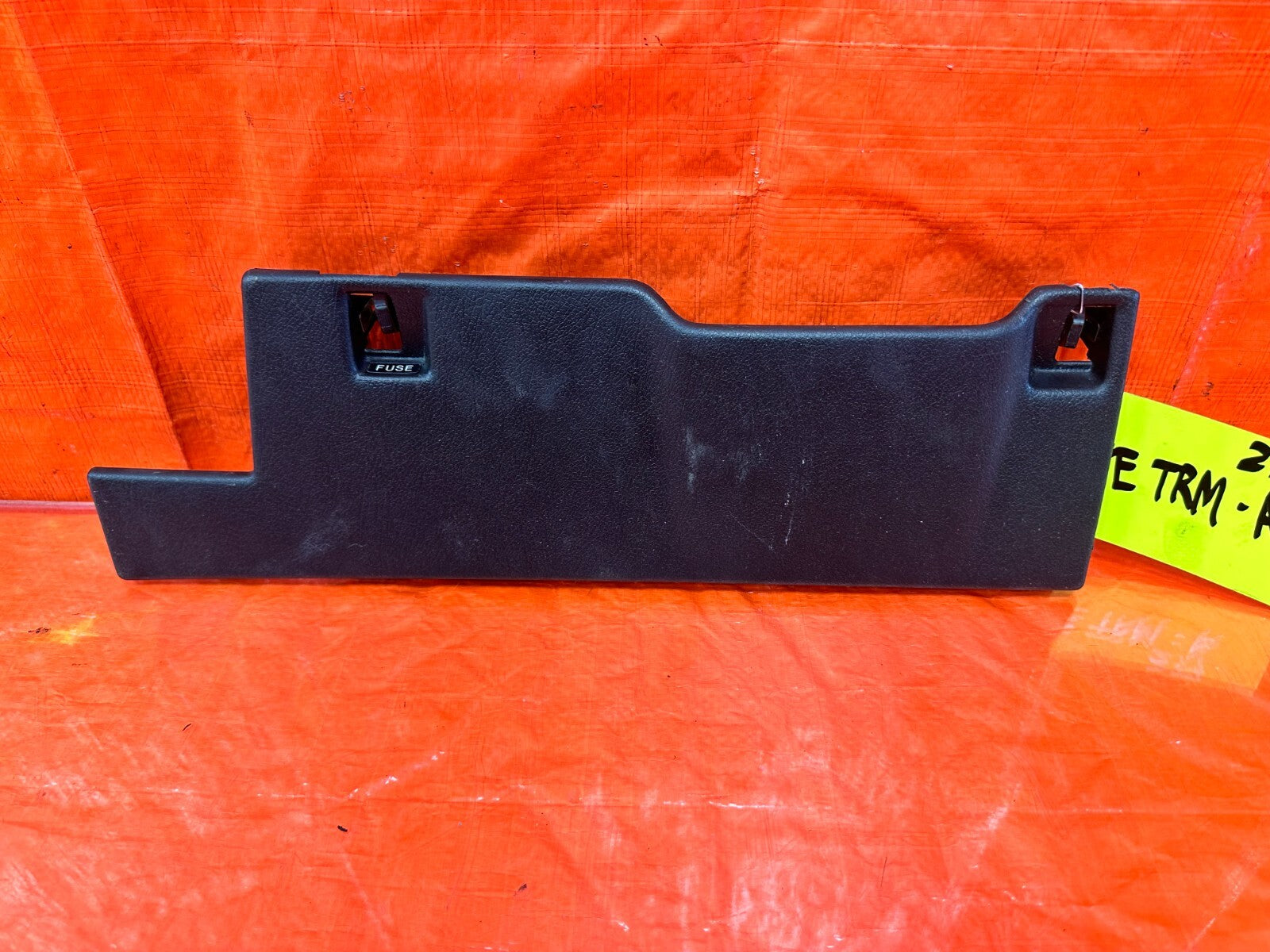 88 91 HONDA CRX DX HF   UNDER STEERING COLUMN KNEE TRIM W/ FUSE BOX DIAGRAM #2774