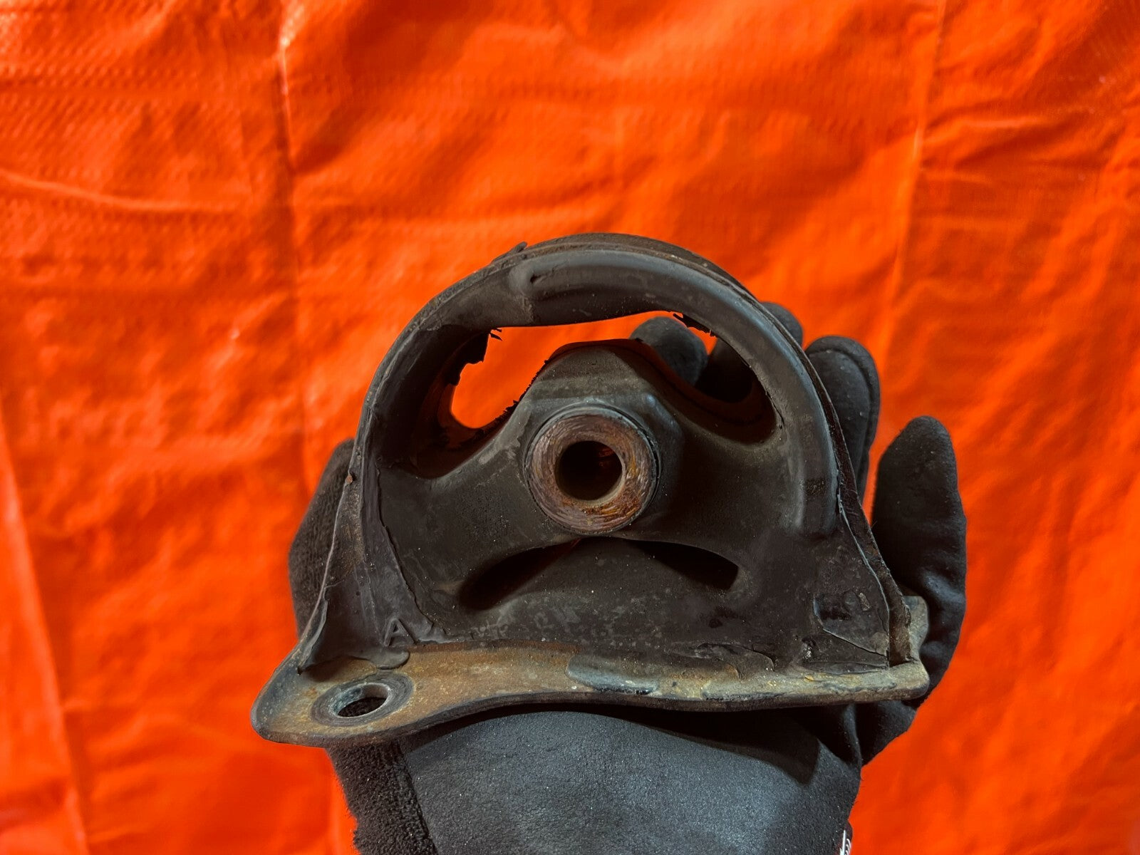 92 00 HONDA CIVIC   REAR ENGINE / TRANSMISSION MOUNT   AUTOMATIC TRANS   OEM #945