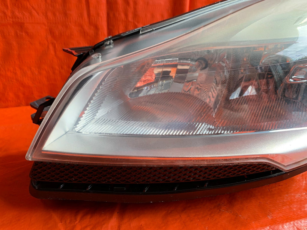 OEM 2014 2015 2016 FORD ESCAPE   DRIVER LEFT HEADLIGHT HEADLAMP HALOGEN 2