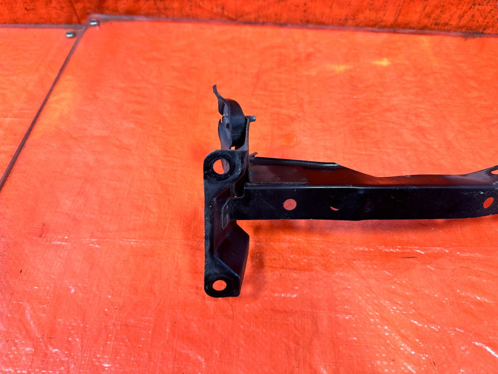 2008 2015 INFINITI G37 Q60 RADIATOR SUPPORT UPPER MOUNT BRACKET OEM 3286