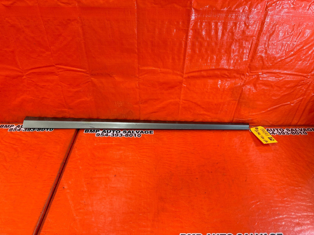 06 11 HONDA CIVIC SI 4D SEDAN   DOOR MOLDING IMPACT STRIP RIGHT FRONT OEM #2600