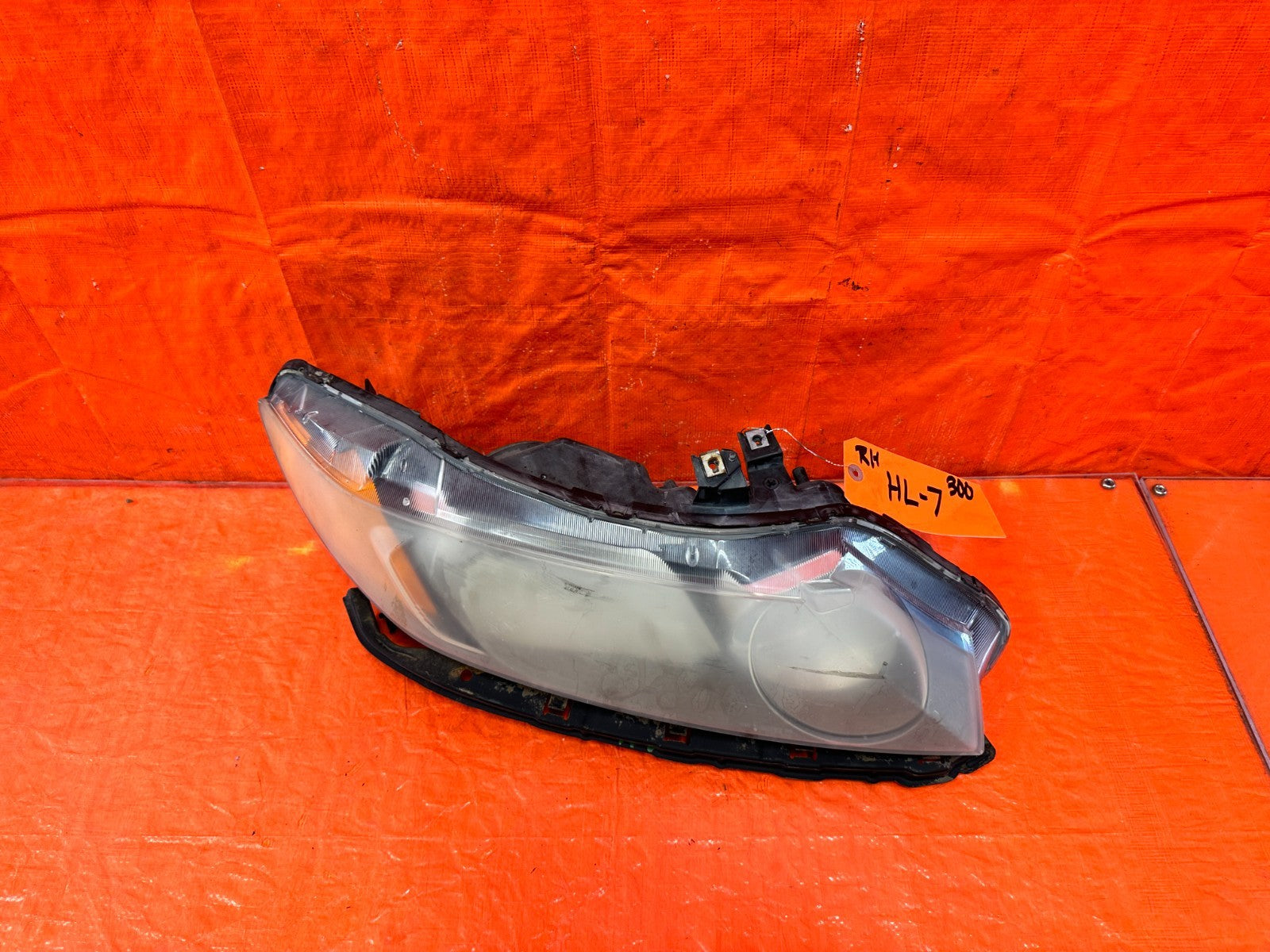 06 08 HONDA CIVIC SEDAN   RIGHT HEADLIGHT HEADLAMP W/ BRACKET COMPLETE OEM #3000