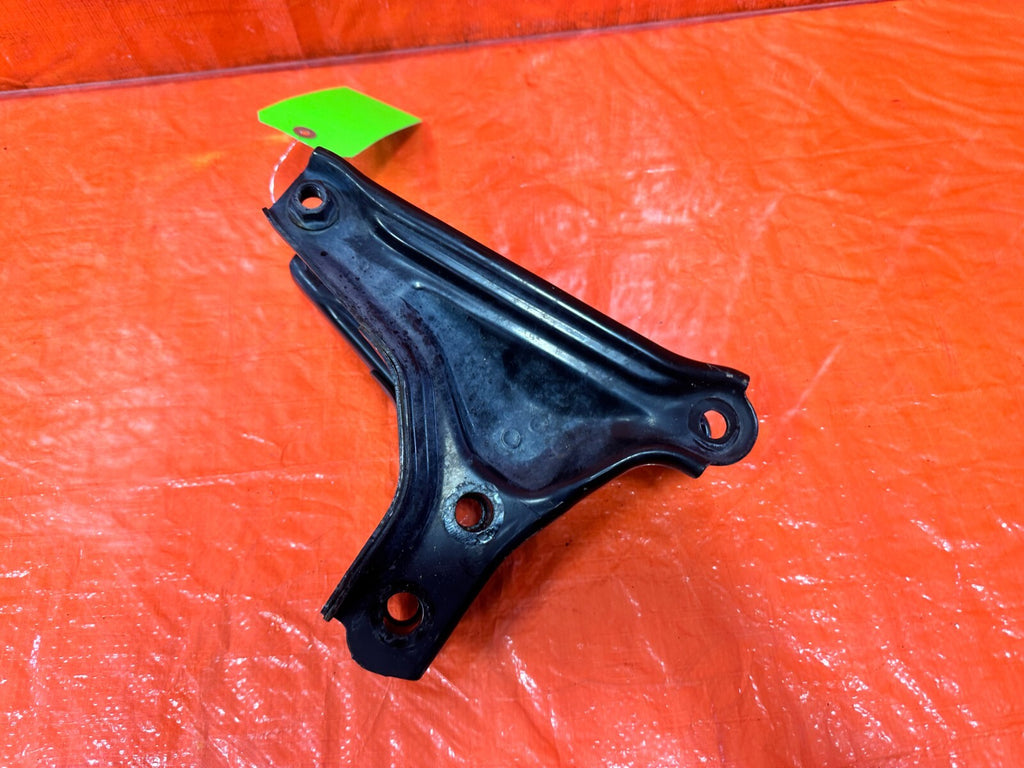 94 01 ACURA INTEGRA   AUTOMATIC   REAR TRANSMISSION BRACKET   OEM #2687