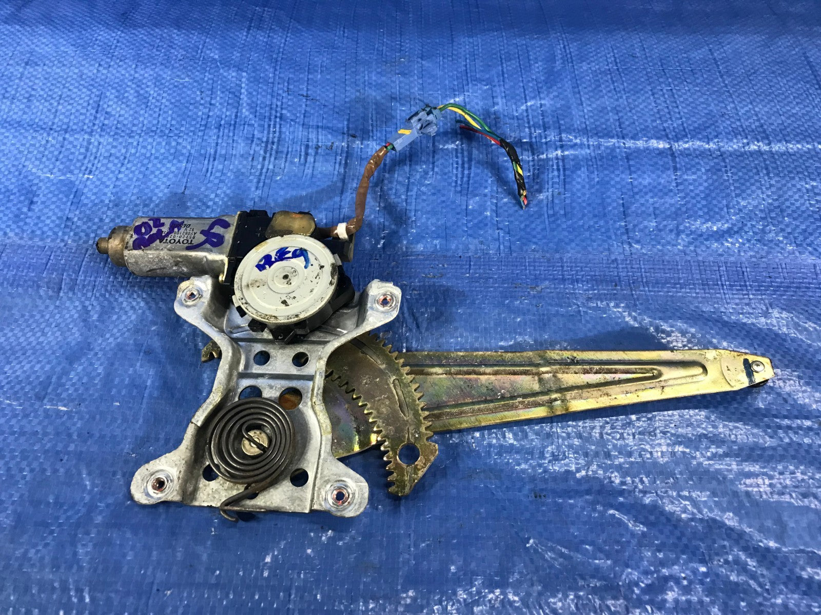 OEM 2002 02 TOYOTA COROLLA S   DRIVER LEFT REAR POWER WINDOW REGULATOR LR0