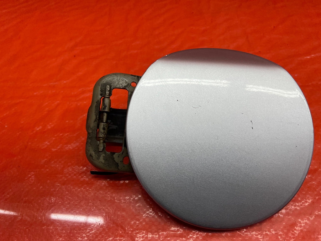 06 11 CIVIC 2D COUPE   FUEL LID / GAS CAP COVER SILVER COLOR   OEM #1634