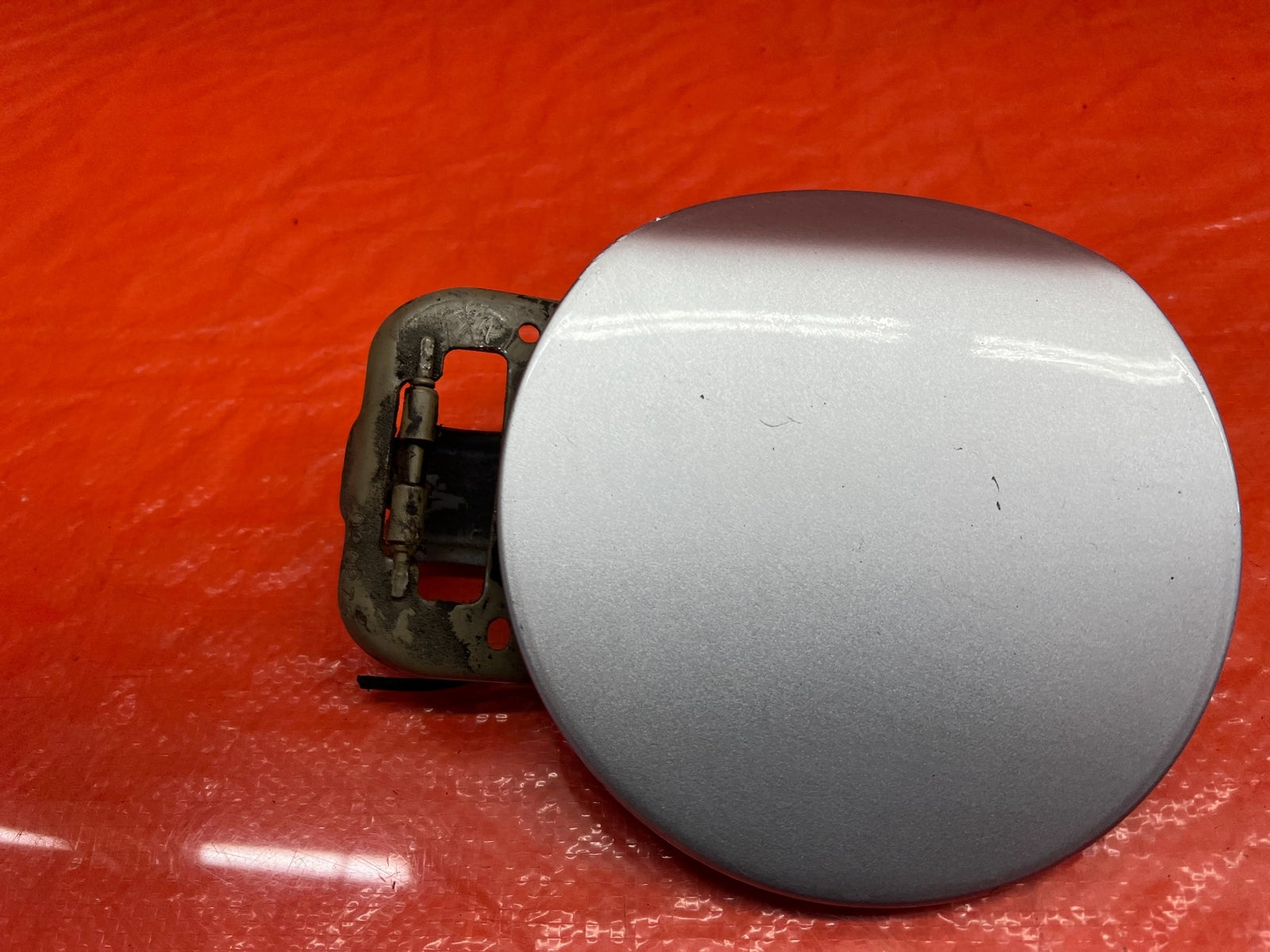 06 11 CIVIC 2D COUPE   FUEL LID / GAS CAP COVER SILVER COLOR   OEM #1634