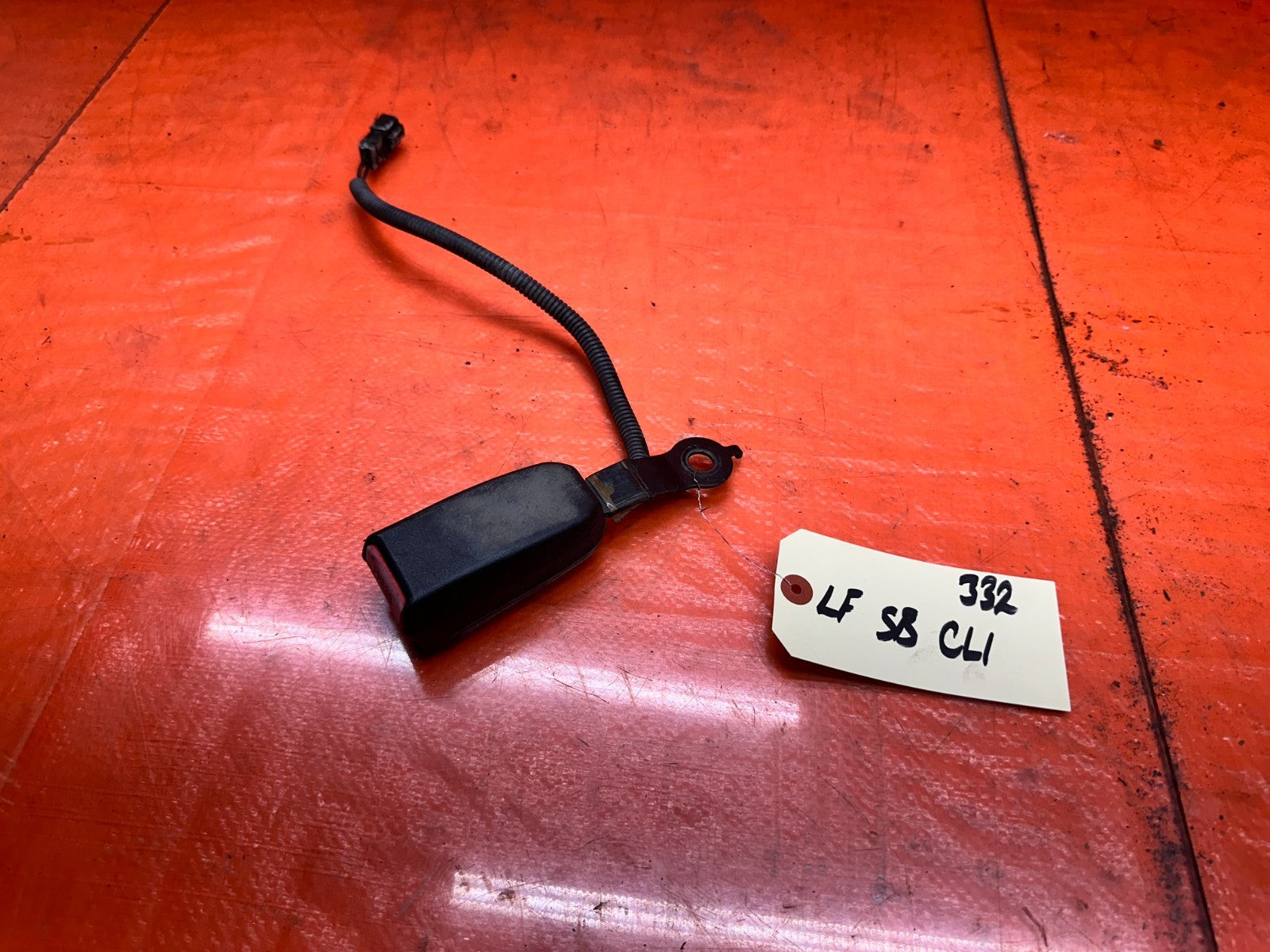 92 96 HONDA PRELUDE LEFT DRIVER SEAT BELT BUCKLE CLIP OEM #3320