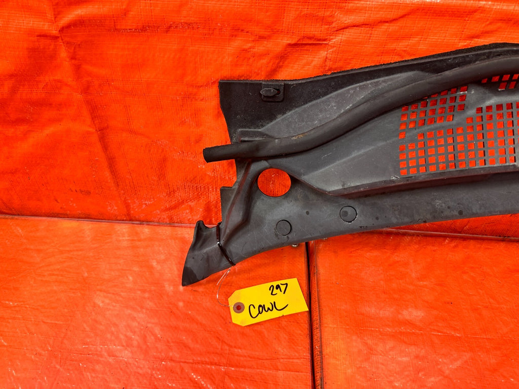 96 00 HONDA CIVIC   WINDSHIELD WIPER COWL TRIM PLASTIC   OEM FACTORY OE   #2971