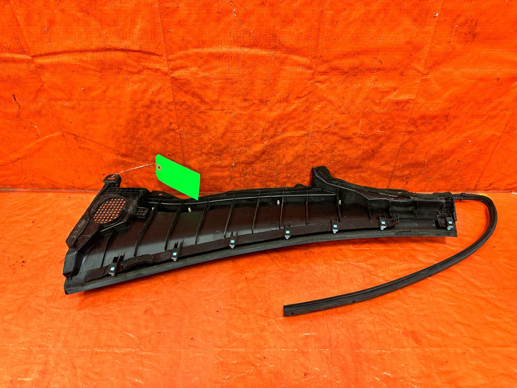 14 20 INFINITI Q50 Q60   RIGHT   WINDSHIELD WIPER COWL TRIM PLASTIC   OEM #3164