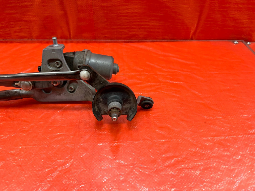 15 21 SUBARU WRX & STI   WINDSHIELD WIPER MOTOR W/ LINKAGE   OEM FACTORY #18210