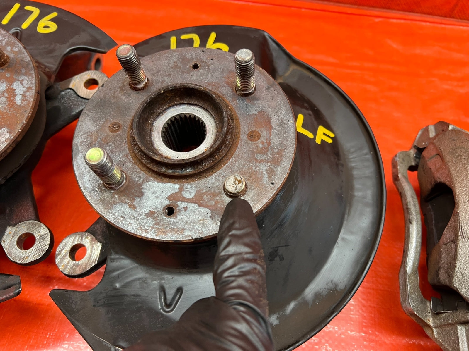 EP3 HONDA CIVIC SI   4x100 FRONT SPINDLE KNUCKLE CONVERSION   LEFT RIGHT OEM 1765
