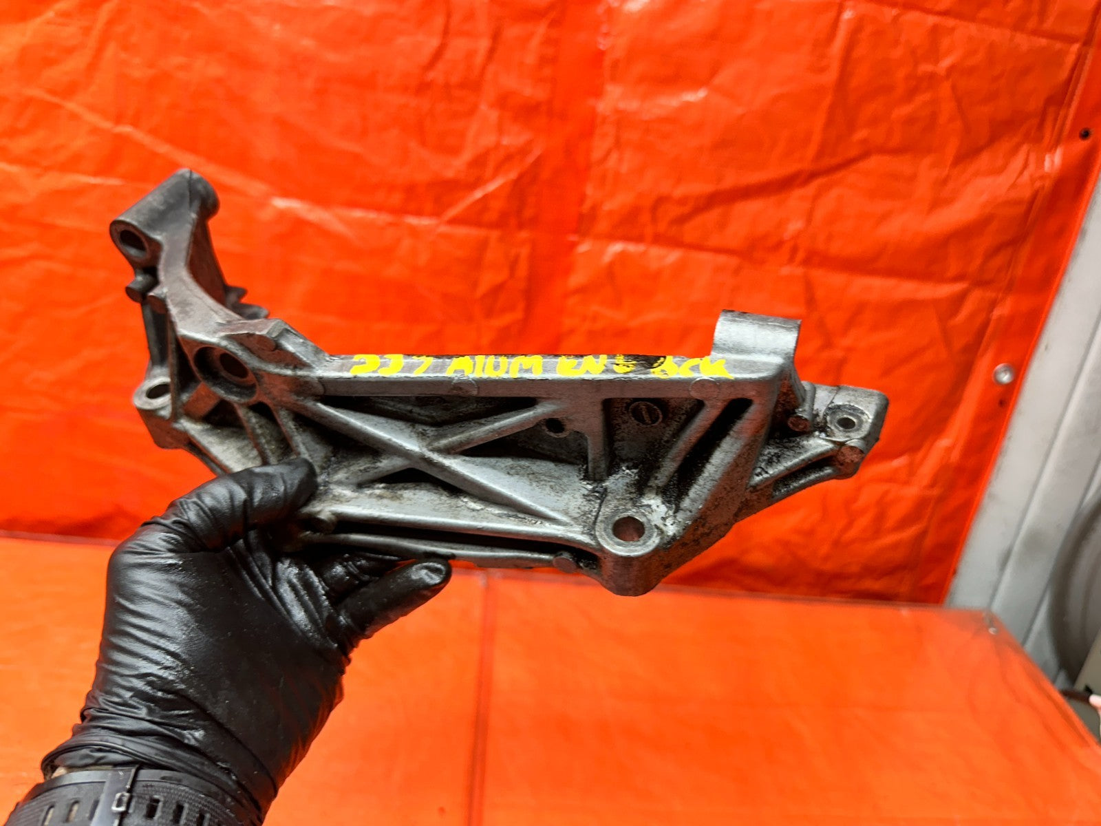 97 01 HONDA PRELUDE 2.2L MT MANUAL TRANSMISSION ALUMINUM LOWER MOUNT BRACKET #337