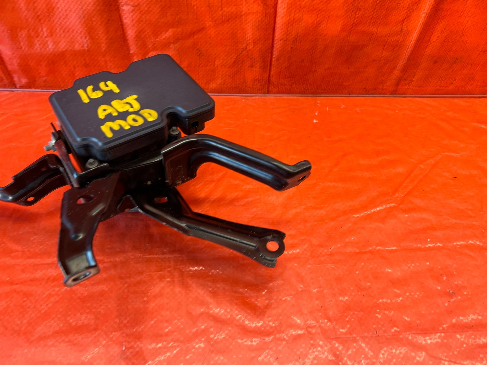 15 16 SCION FRS   AUTOMATIC   ABS PUMP ANTI SKID LOCK ACTUATOR VSA MODULATOR 1644