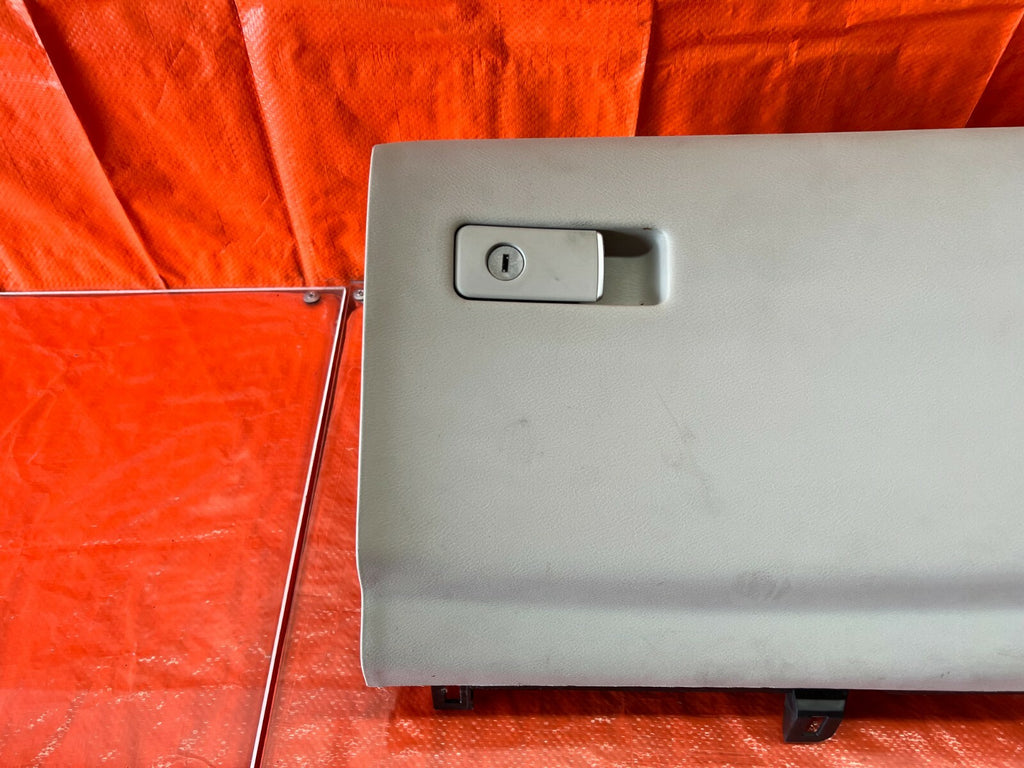 14 20 INFINITI Q50 / 17 20 Q60   GLOVE BOX ASSEMBLY   IVORY COLOR OEM #1135