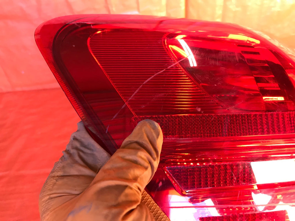 OEM 2010 2011 2012 NISSAN ROGUE DRIVER LEFT OUTER TAIL LIGHT LAMP L LH 10 11 127