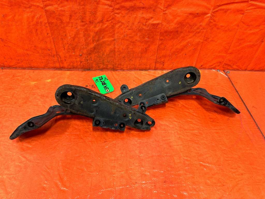 14 23 INFINITI Q50   REAR SUB FRAME CROSSMEMBER MOUNTING BRACKETS   OEM 3162