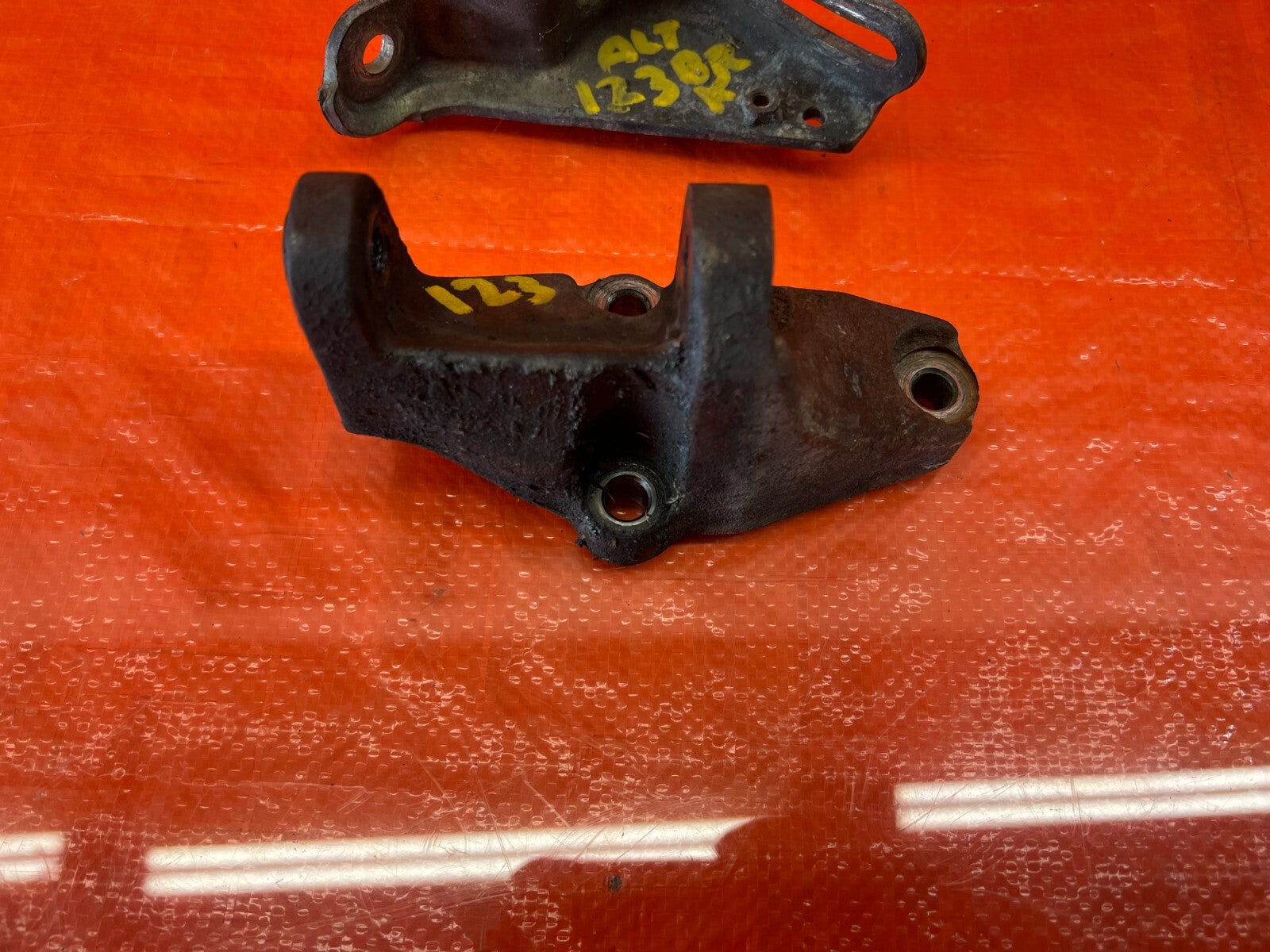 94 01 ACURA INTEGRA   ALTERNATOR MOUNTING BRACKET SET   TOP & BOTTOM   OEM #1237