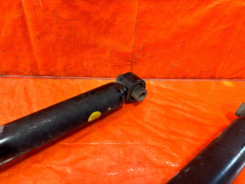 13 16 HYUNDAI GENESIS COUPE 3.8L   SPORT MODEL W/ BREMBO   REAR SHOCKS OEM 2998