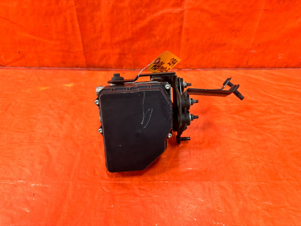 2018 18 INFINITI Q60 RED SPORT   ABS PUMP ANTI SKID LOCK ACTUATOR VSA MODULATOR0