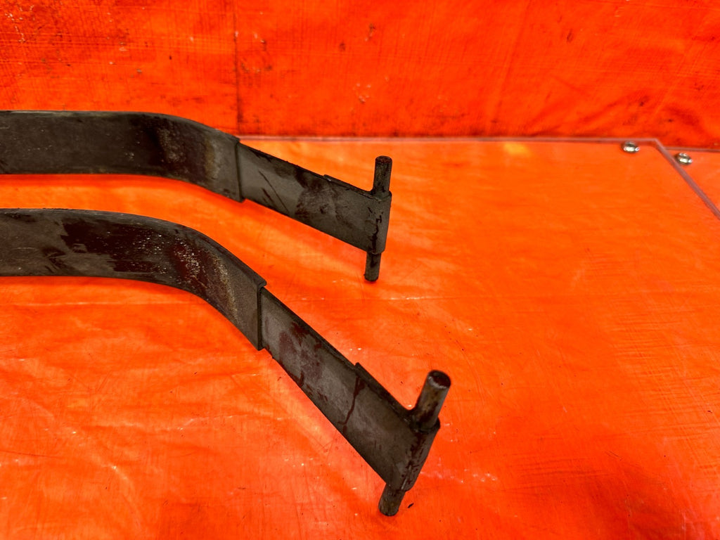 10 16 HYUNDAI GENESIS COUPE GASOLINE GAS FUEL TANK STRAP SET STRAPS SUPPORTS 3021