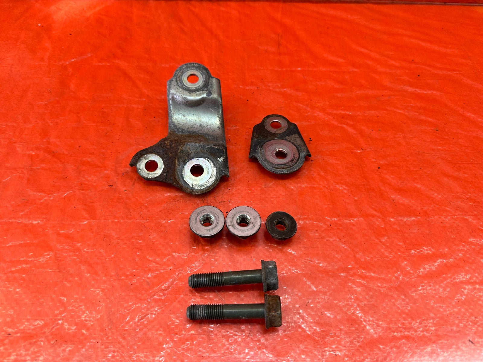 02 06 ACURA RSX   POWER STEERING RACK   BRACKET BOLTS & NUTS HARDWARE   OEM #2119