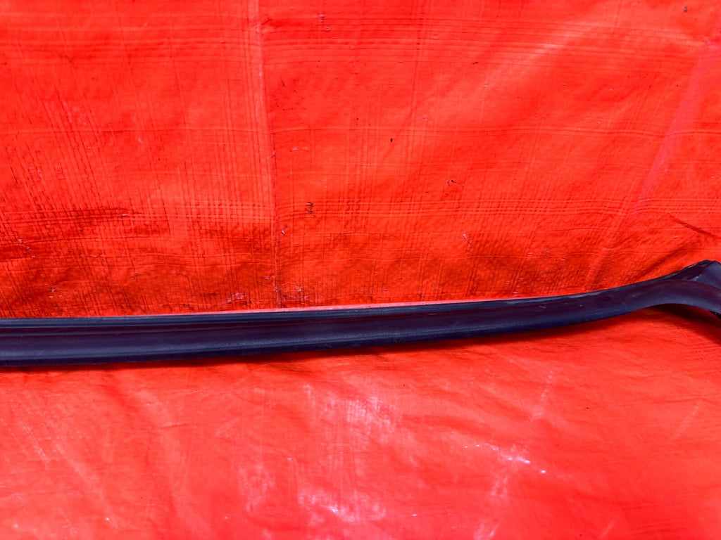 04 08 ACURA TSX   DRIVER LEFT REAR DOOR WEATHER STRIP TRIM SEAL GASKET OEM 2754