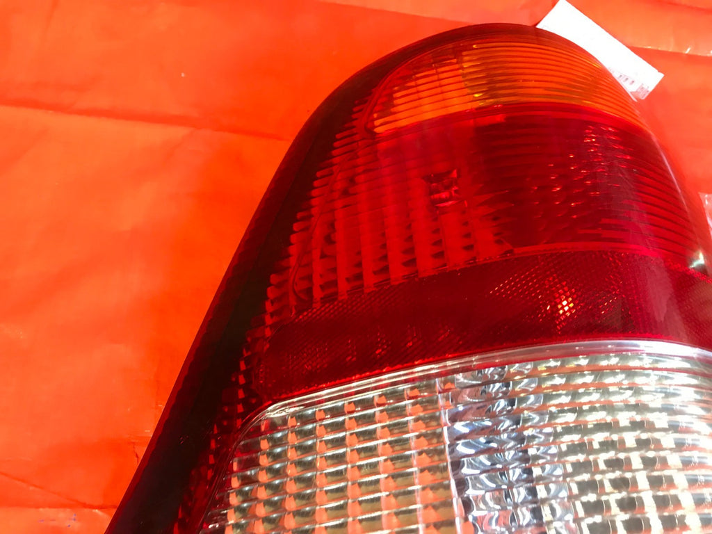 OEM 1999 99 FORD WINDSTAR DRIVER LEFT TAIL LIGHT LAMP L LH 2 CHIPS2