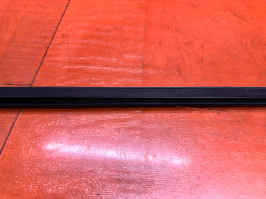 2016-2020 INFINITI Q60 COUPE PASSENGER RIGHT DOOR GLASS TRIM MOLD OEM #20Q606
