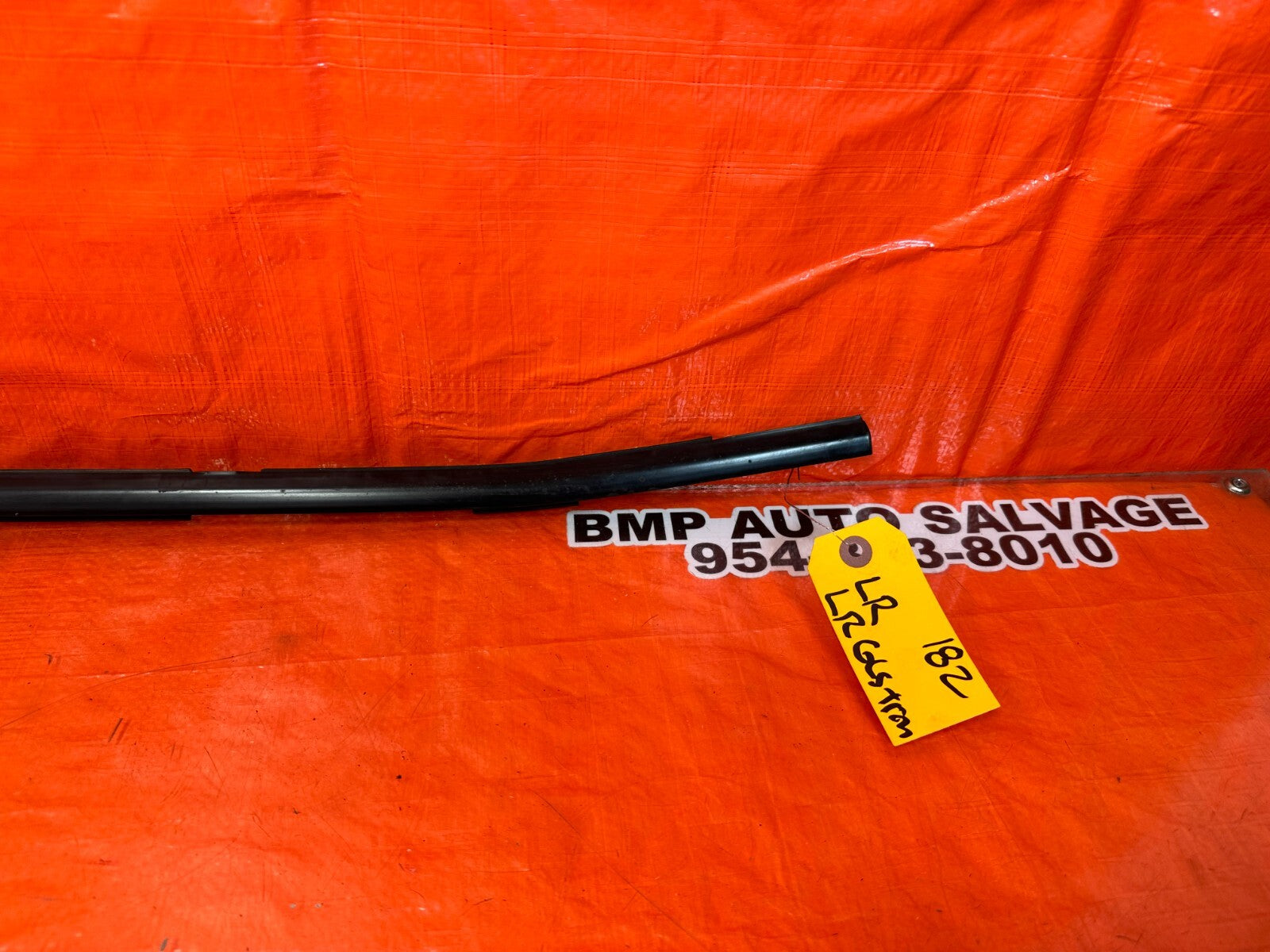 15 21 SUBARU WRX & STI DRIVER LEFT EXTERIOR GLASS TRIM DRIP RETAINER OEM 1824