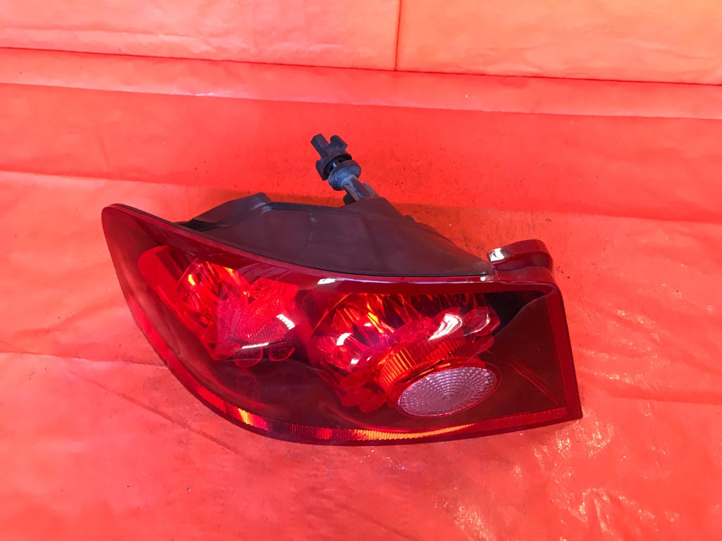 OEM 2011 2012 2013 2014 DODGE AVENGER DRIVER LEFT TAIL LIGHT LAMP LED 05182523AE5