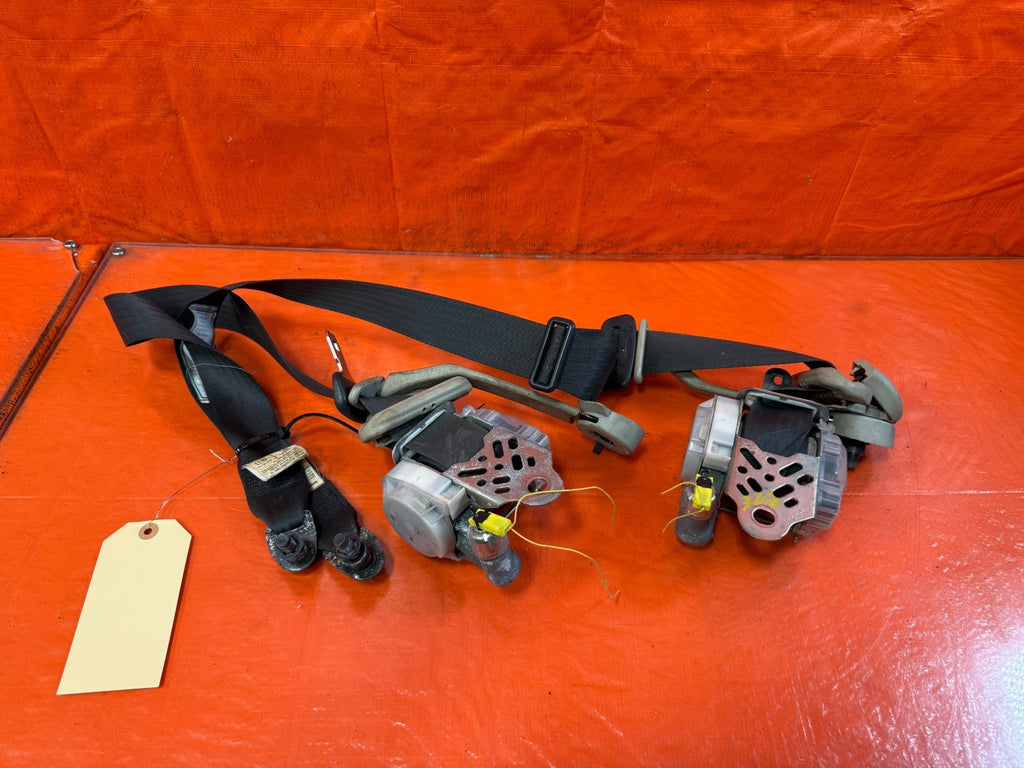 08 13 INFINITI G37 COUPE 2D   LEFT & RIGHT FRONT SEAT BELTS   OEM FACTORY #3280