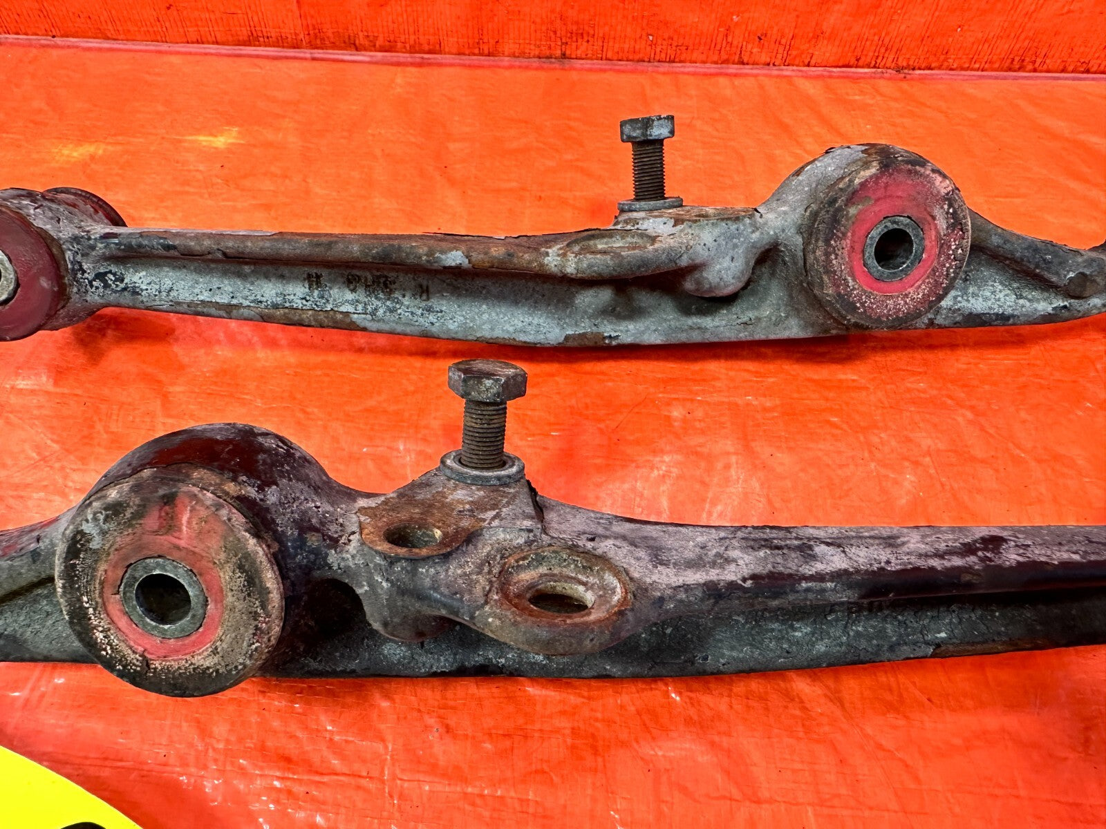 88 91 HONDA CRX   FRONT LOWER CONTROL ARM SET   LEFT & RIGHT ARMS    OEM #2777