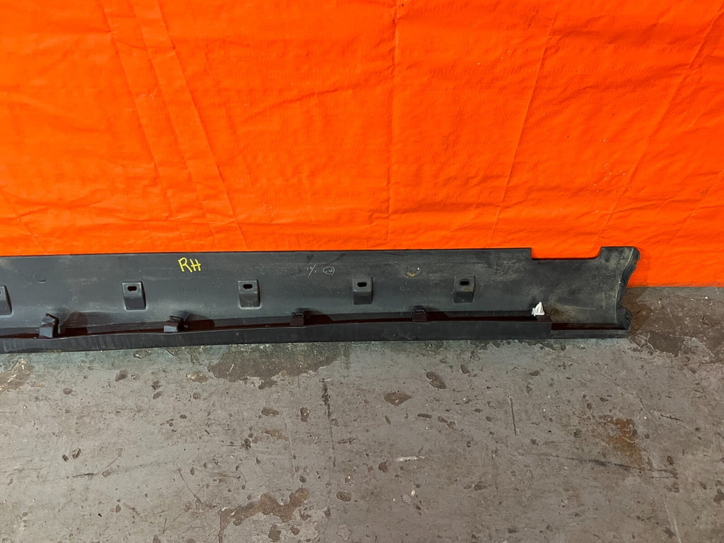 94 01 ACURA INTEGRA   2 DOOR   SIDE SKIRT ROCKER MODLING RIGHT SIDE OEM #1488
