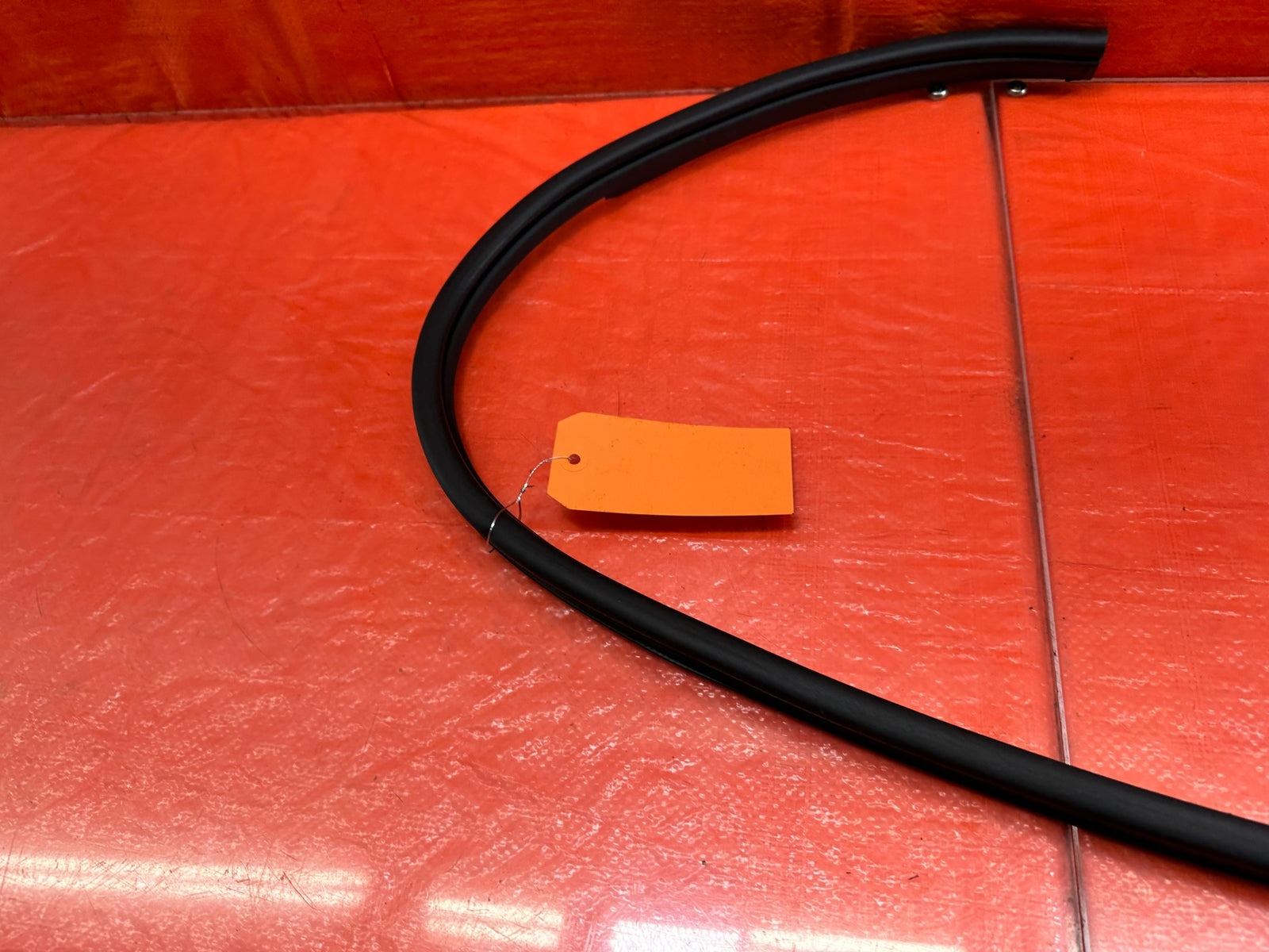 10 16 HYUNDAI GENESIS COUPE ON THE CHASSIS RIGHT DOOR WEATHER STRIP SEAL OEM 21911