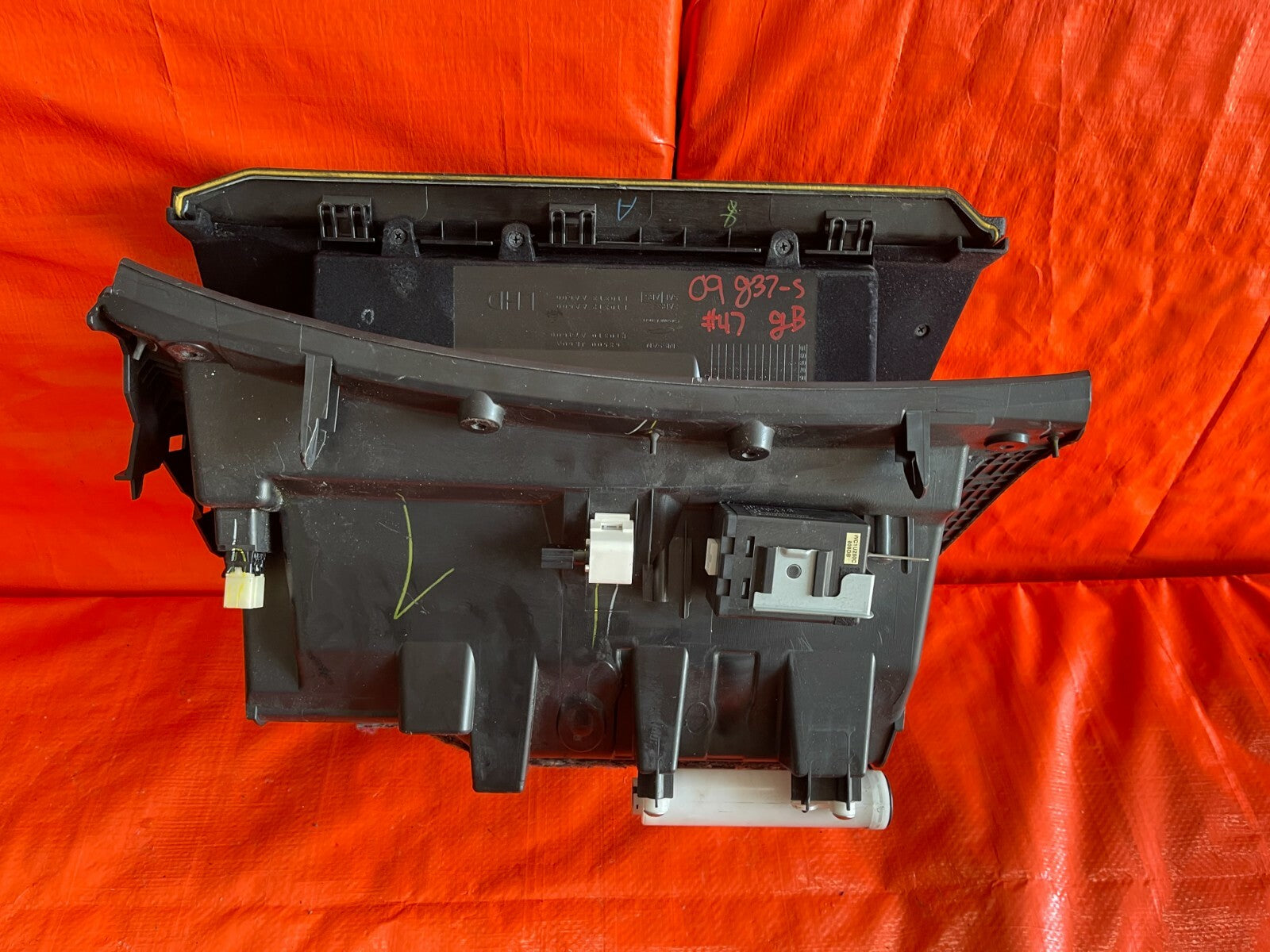 08 13 INFINITI G37 SPORT S 2D COUPE   GLOVE BOX   BLACK COLOR   OEM OE FACTORY7