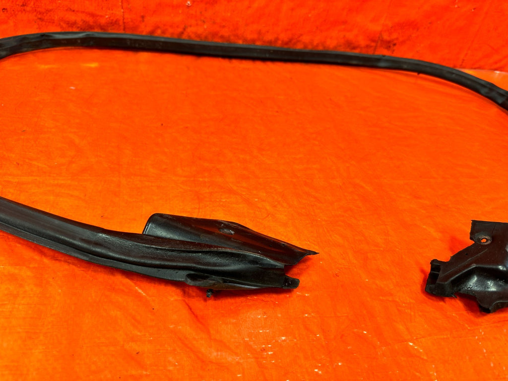 00 09 HONDA S2000   DRIVER LEFT DOOR MOUNTED WEATHER STRIP   OEM #S2K7