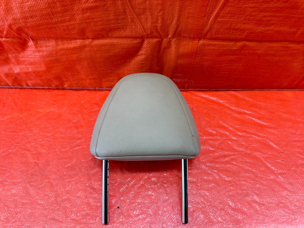 04 08 ACURA TSX   LEFT OR RIGHT FRONT SEAT   HEAD REST   IVORY COLOR   OEM #20510