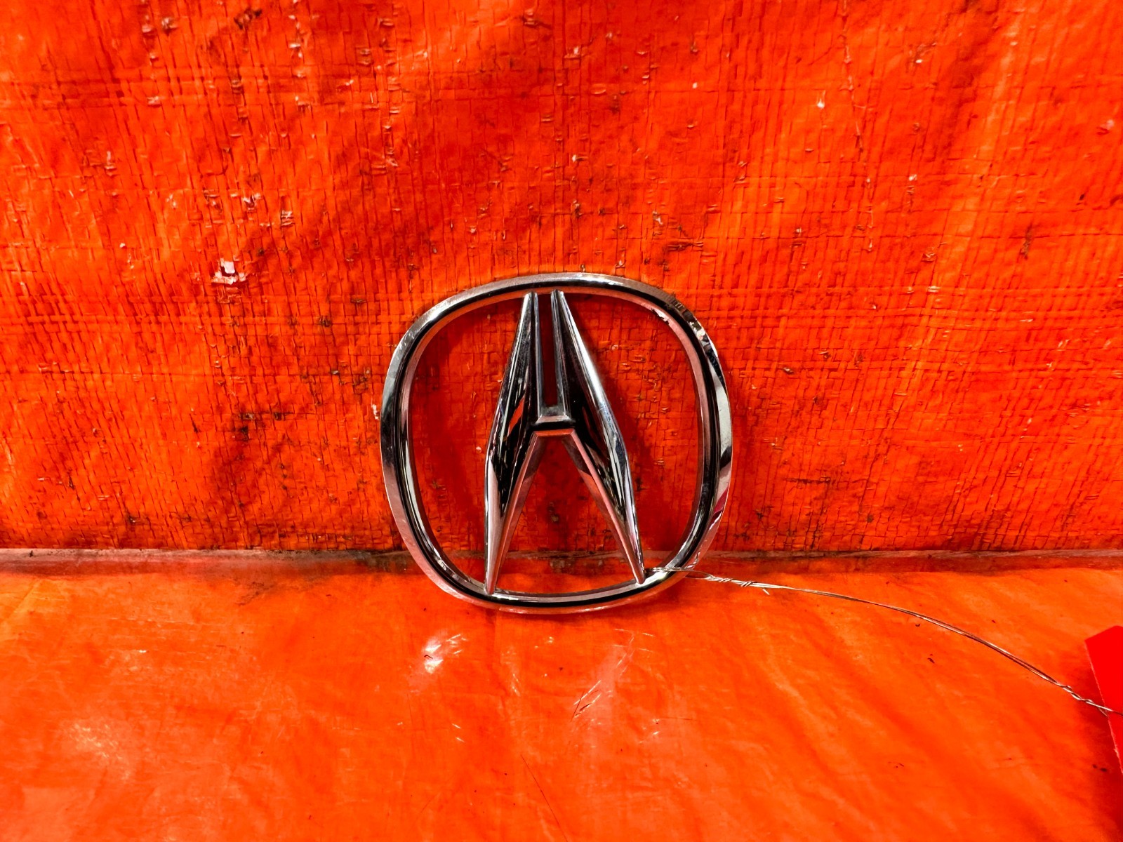 09 14 ACURA TSX   TRUNK MOUNTED ACURA A BADGE EMBLEM INSIGINA   OEM 3051