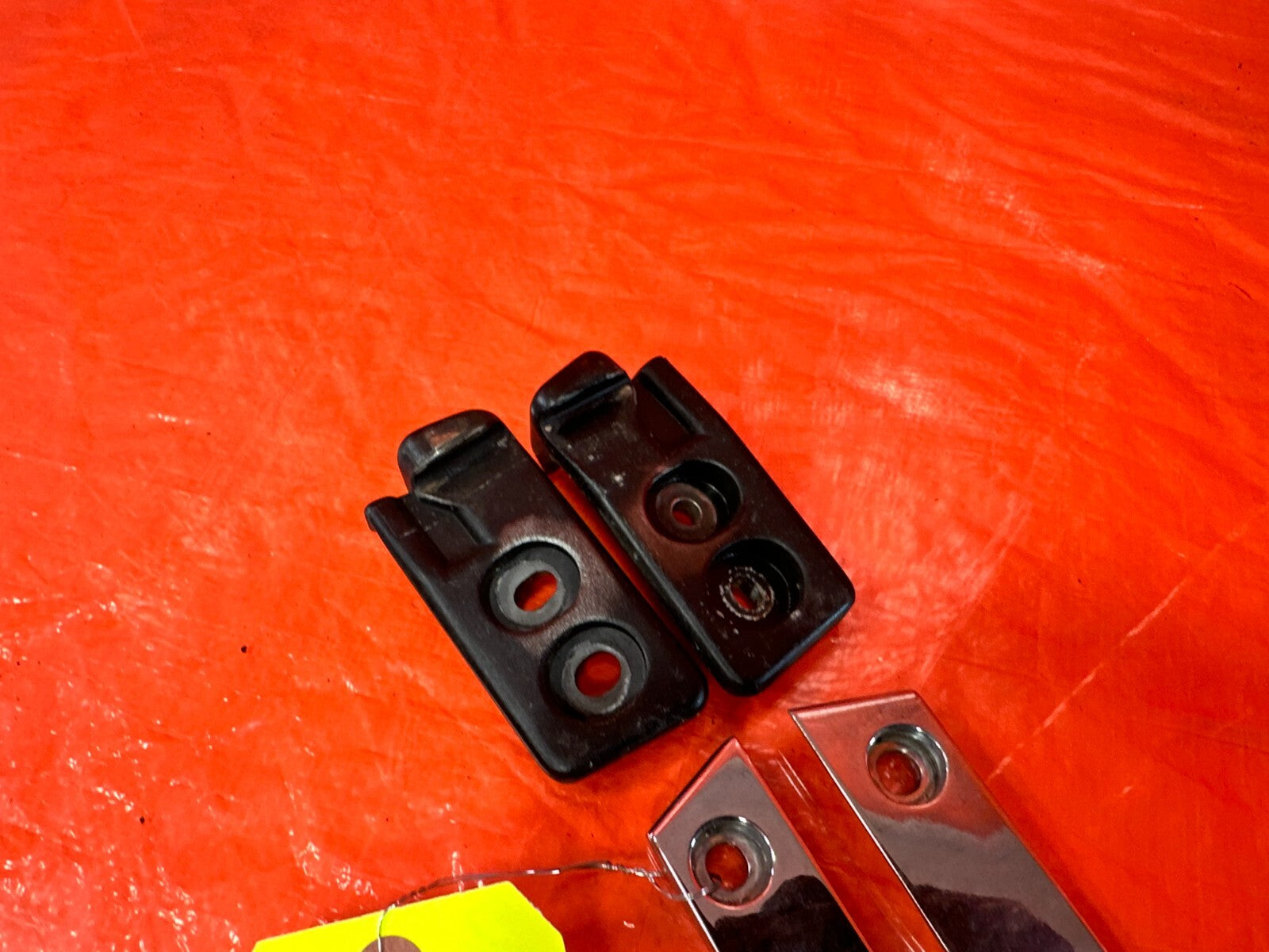 90 93 MAZDA MX 5 MIATA   LEFT AND RIGHT CONVERTIBLE SOFT TOP CATCHERS OEM #2678