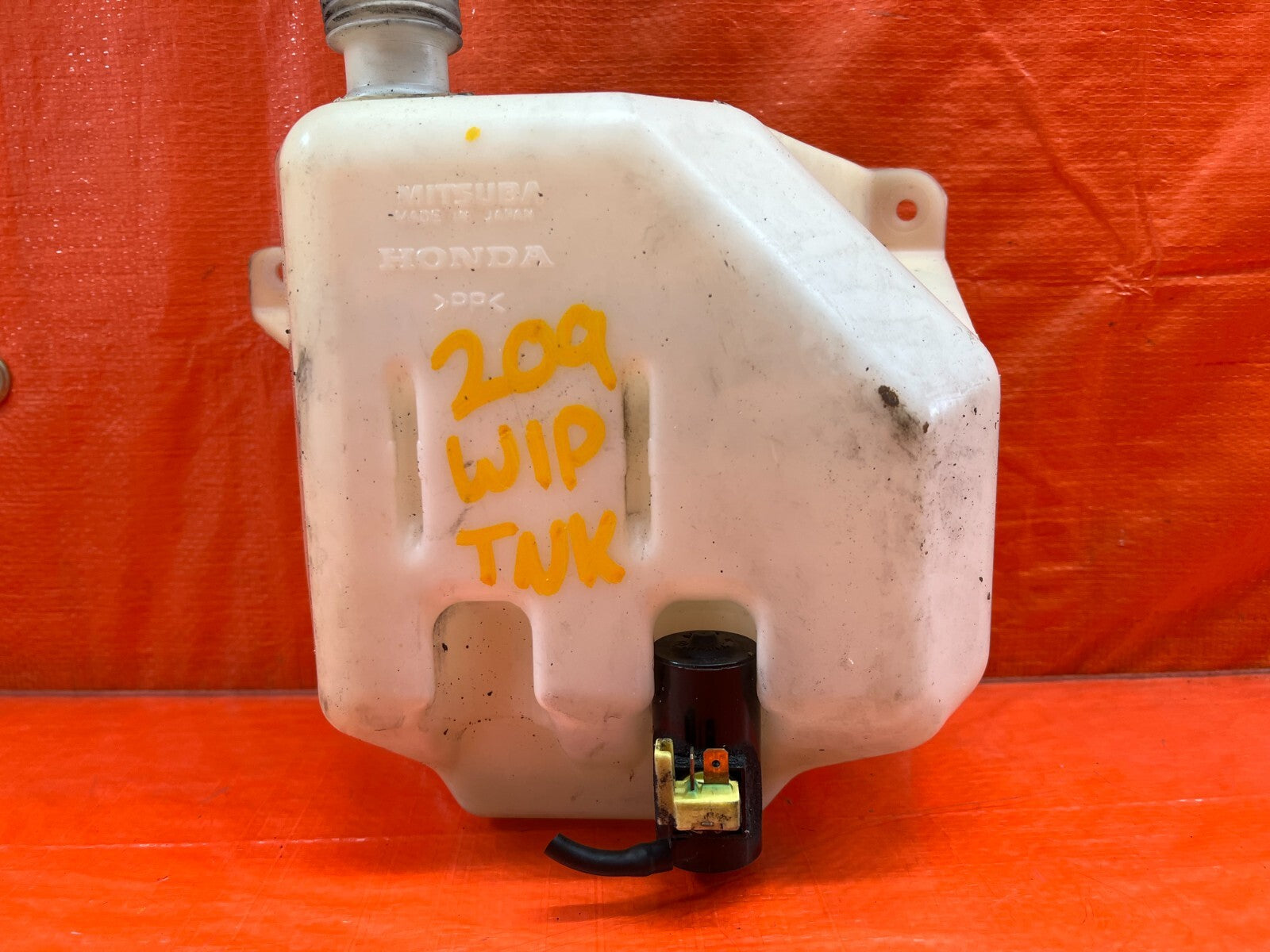 04 08 ACURA TSX   WINDSHIELD WIPER RESERVOIR TANK W/ MOTOR   OEM FACTORY #2094