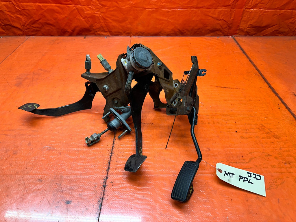 92 95 HONDA CIVIC   5 SPEED MANUAL MT PEDAL SET & MASTER CYLINDER   OEM #3330