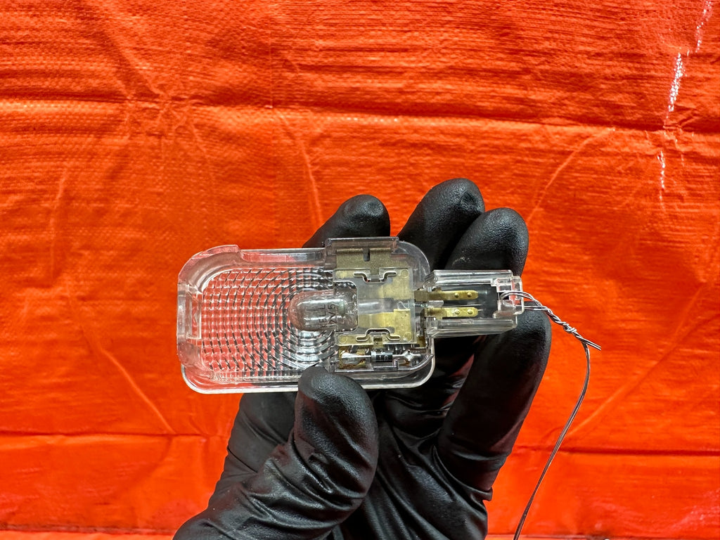 02 06 ACURA RSX   REAR INTERIOR TRUNK LIGHT LAMP   OEM FACTORY #2409