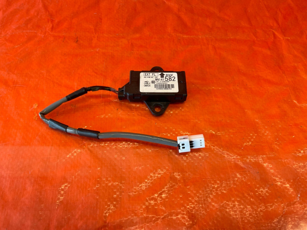 08 15 LANCER EVOLUTION EVO X 10   KEYLESS ENTRY ANTENNA MN141582   OEM OE #784