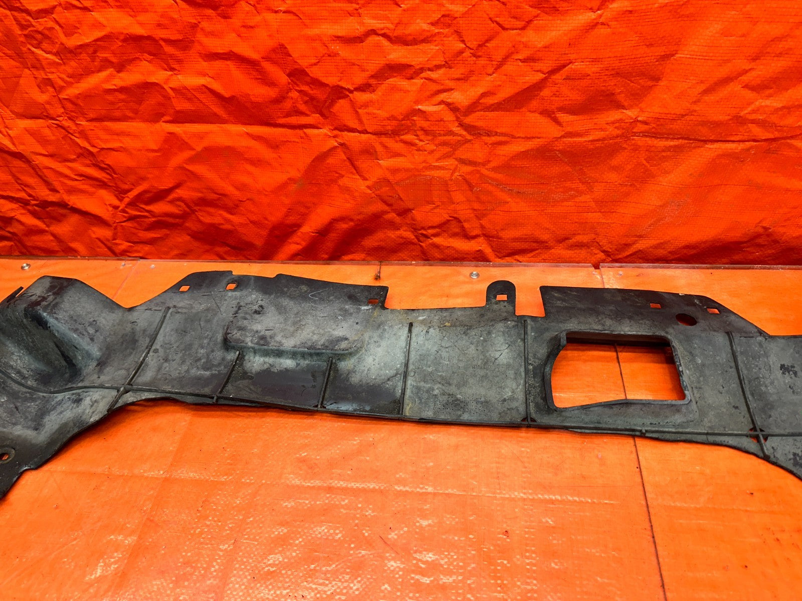 94 01 ACURA INTEGRA FRONT BUMPER UNDER COVER CENTER SPLASH SHIELD OEM #3316